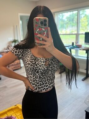 Women's Small Livi by Olivia Rae Leopard Print Crop Top NWT